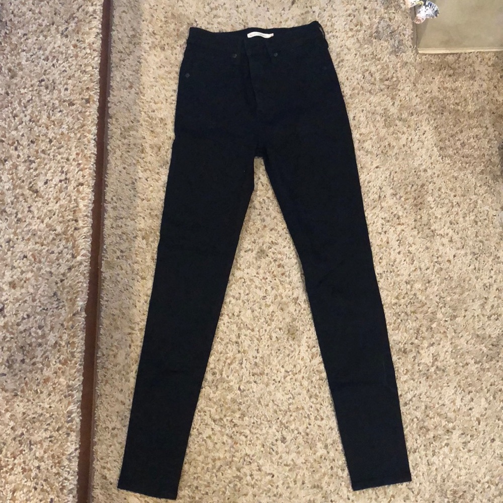 Black Mile High Super Skinny Levi’s Size 27